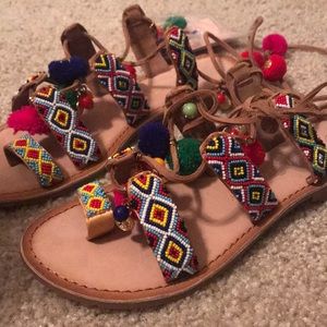 Chinese Laundry Pom Pom Tie Sandals Size 9